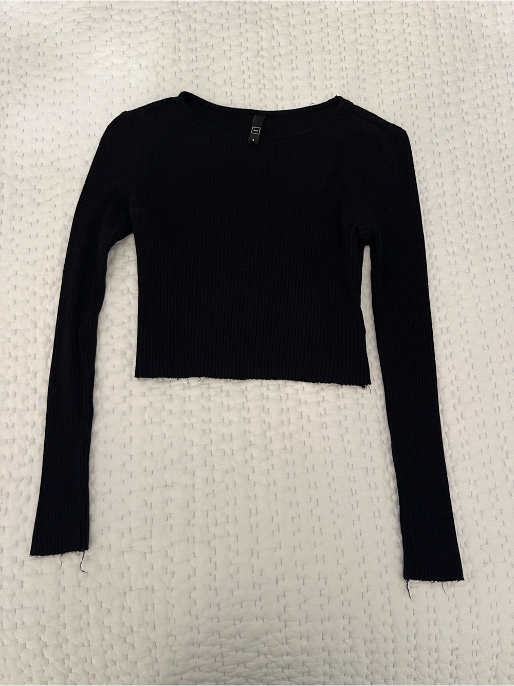 Black Ribbed Long-Sleeve Crop Top